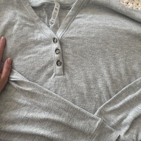 ALO Yoga Tops - ALO Yoga Gray Long Sleeve Tee